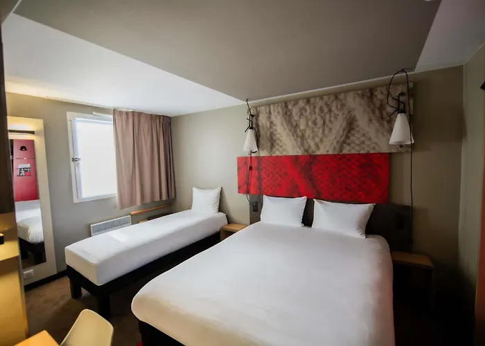  Ibis Paris Canal Saint Martin