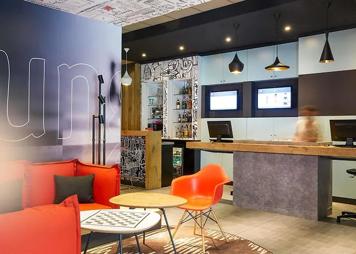  Ibis Paris Canal Saint Martin